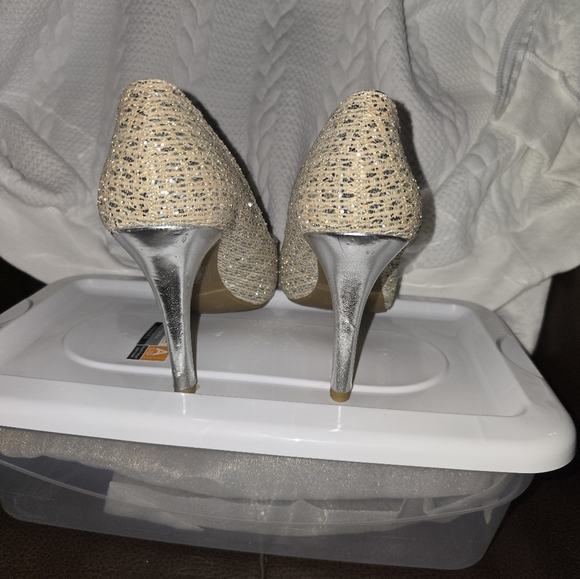 EUC Audrey Brooke Evening Heels - Picture 11 of 14